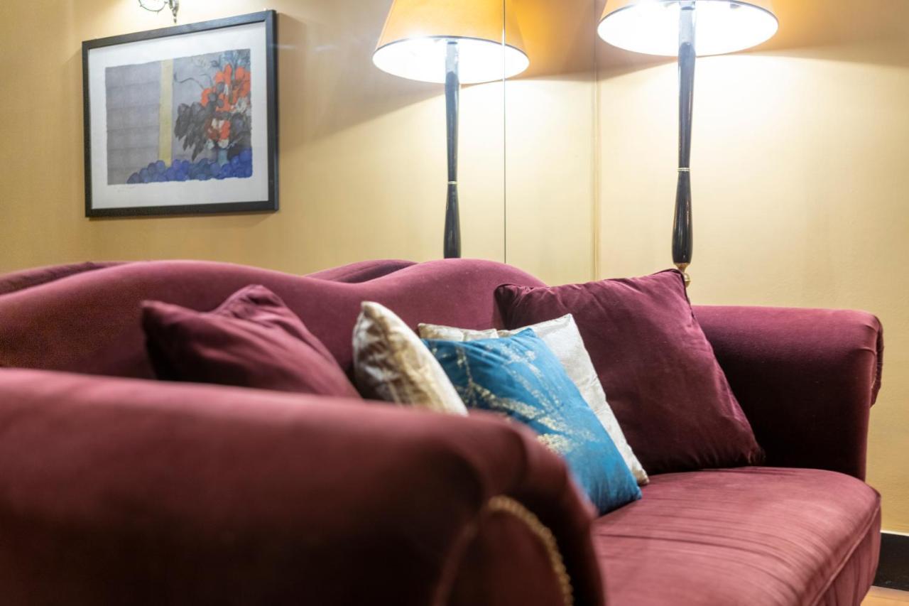 Cloe - Hidden Suite Rome Bagian luar foto